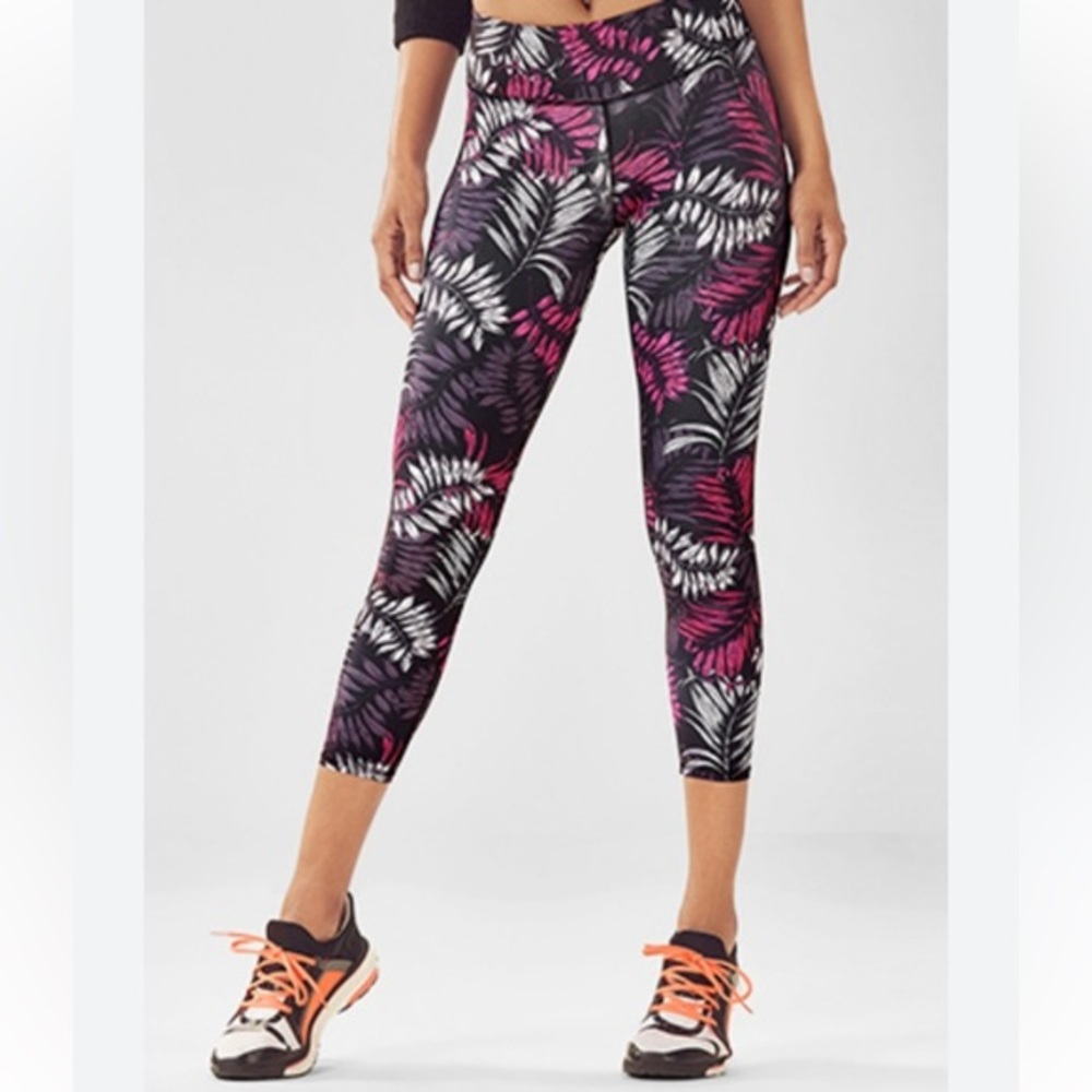 Fabletics Mid-rise Powerlite Capri Size Medium